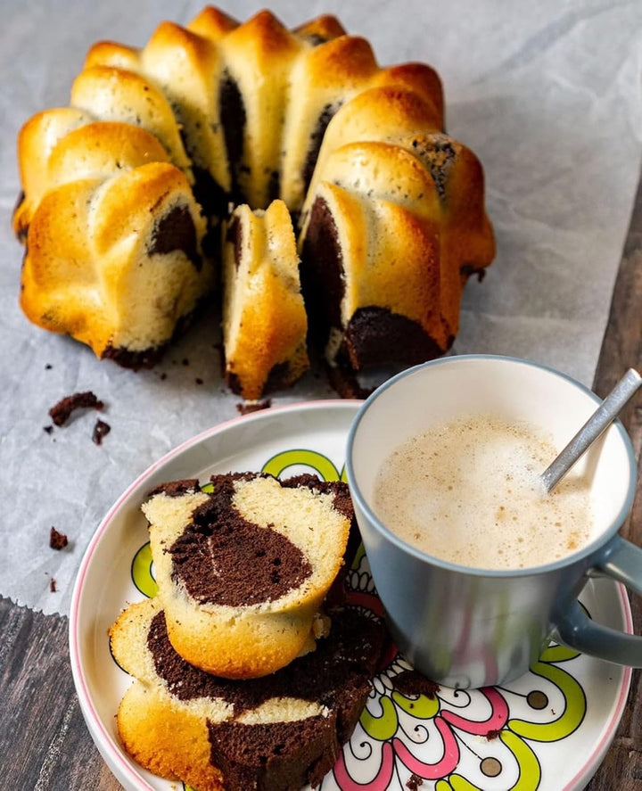 RUF Marmorkuchen, Backmischung Für Einen Kuchen Mit Marmormuster, Hellerteig Mit Kakaomischung, Extra Saftig Und Locker, Vegane Variante Möglich