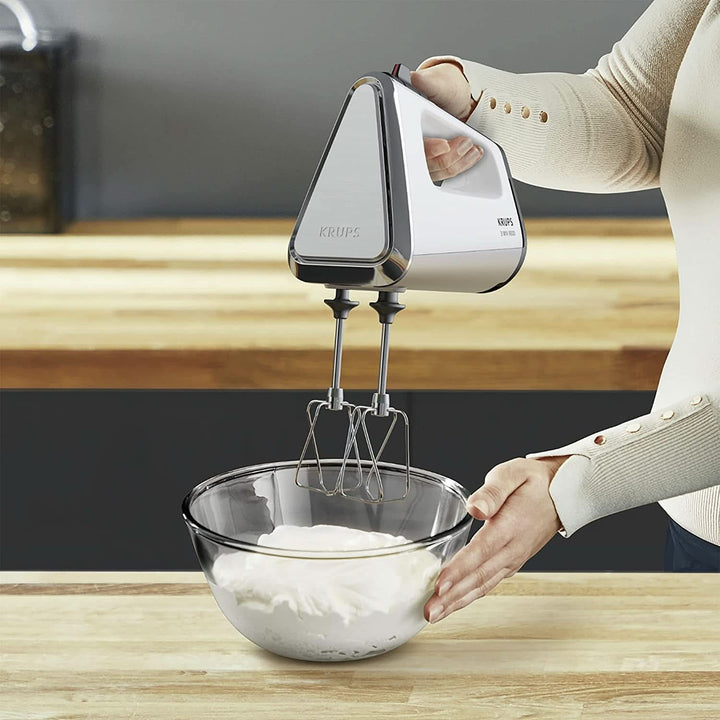 Krups GN9121 3 Mix 9000 Handmixer | 750 Watt | Geschwindigkeitsregler | Turbomodus | Auswurffunktion | Ergonomischer Griff | Inkl. Schneebesen, Knethaken, Pürierstab-Aufsatz, Messbecher | Weiß/Silber